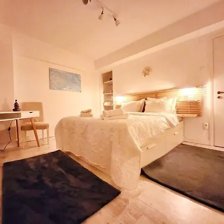 Apartment Away From Bucharest